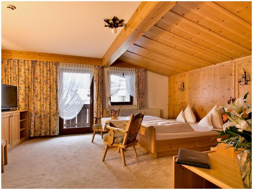 Hotel Garni Mössmer Sankt Anton am Arlberg Exteriör bild